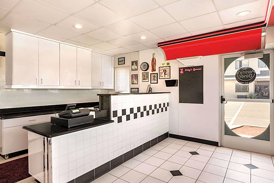 Travelodge by Wyndham Santa Teresa