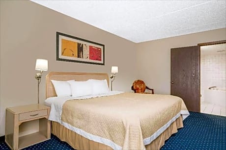 Norwood Inn & Suites La Crosse