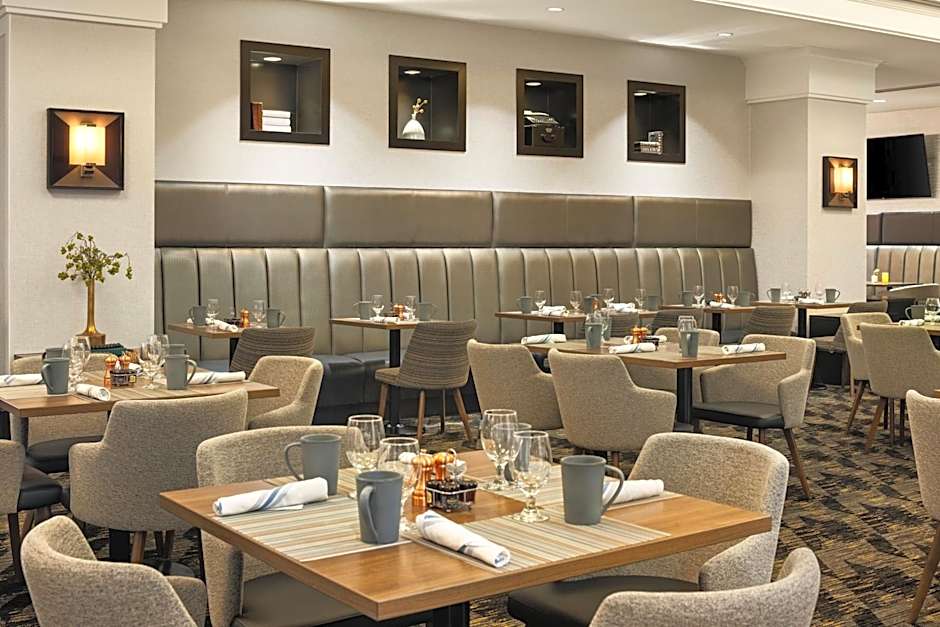 Sheraton Overland Park Hotel At The Convention Center