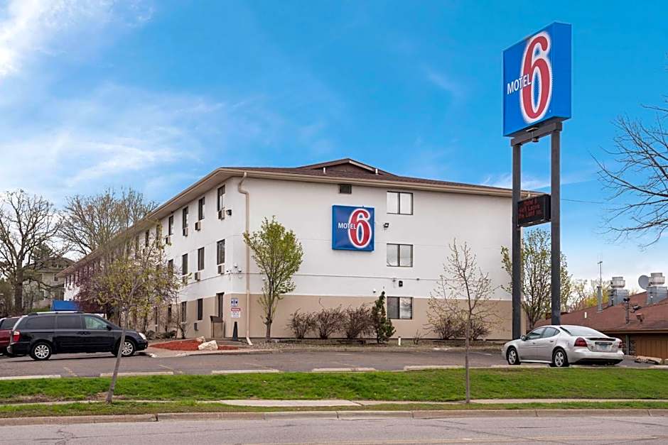 Motel 6-Saint Paul, MN - I-94