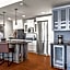 Elevated Penthouse - Pool, Hot Tub & Relaxing Atmosphere!