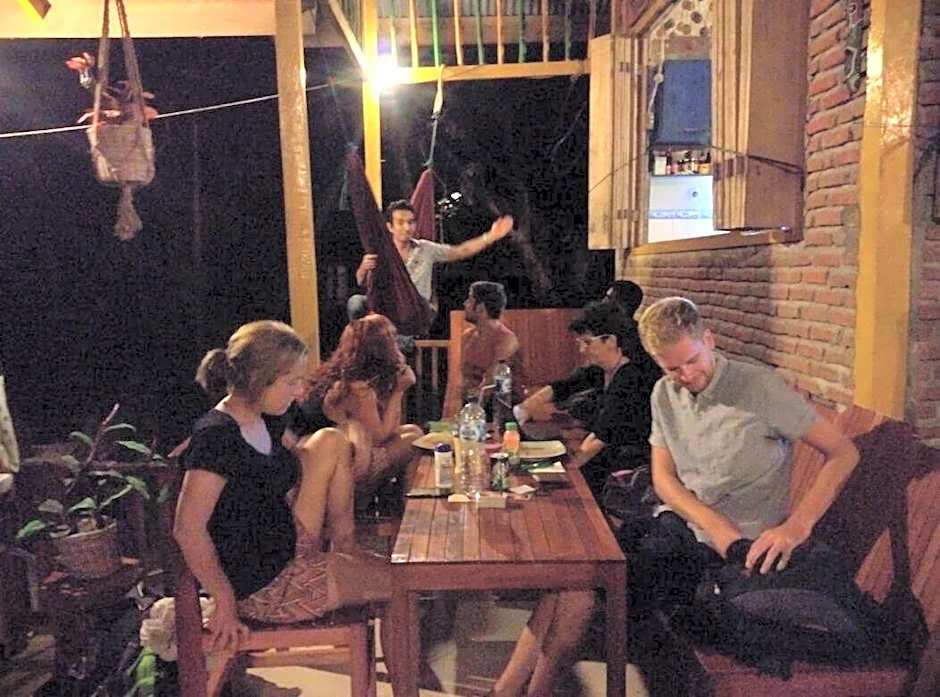 Olala Bungalows and Restaurant