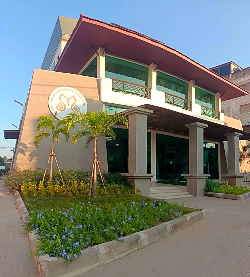 Mayflower Grande Suite Hotel