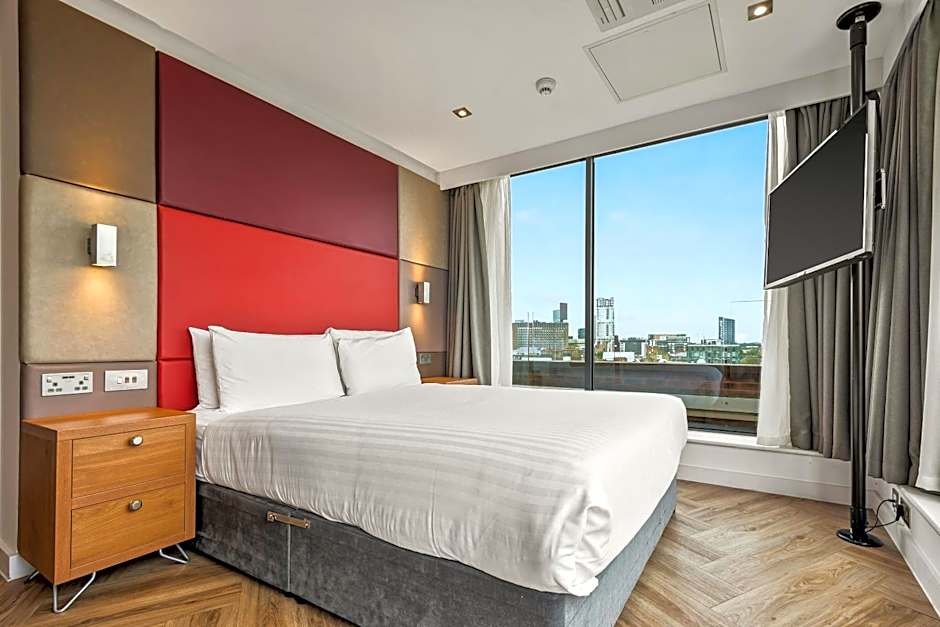 Roomzzz London Stratford