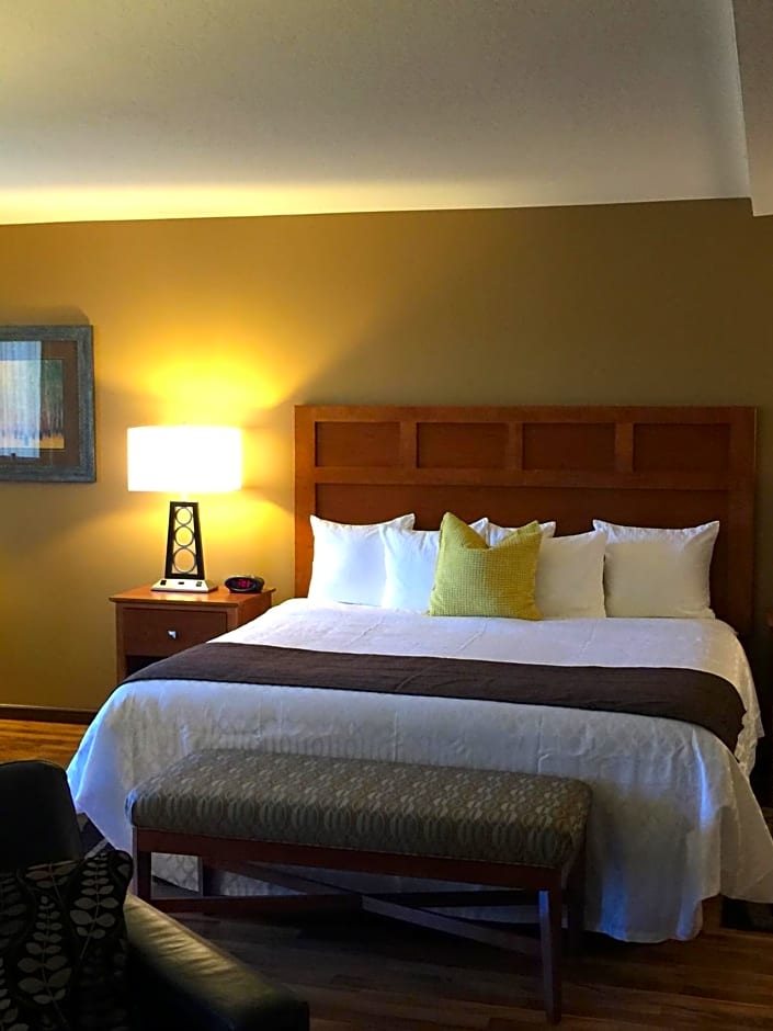 Best Western Plus Bloomington Hotel