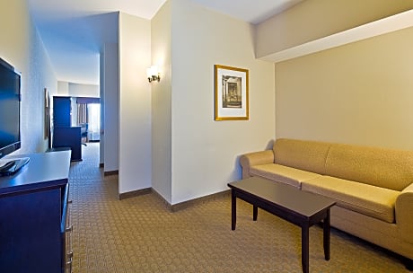 Suite Two Queen Beds