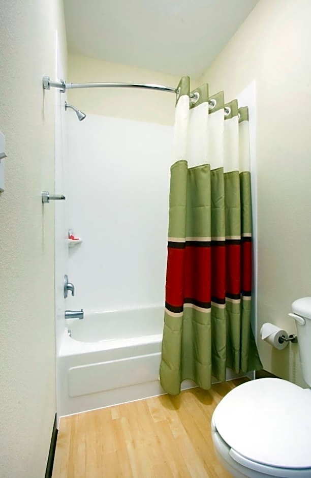 Red Roof Inn & Suites Beaumont
