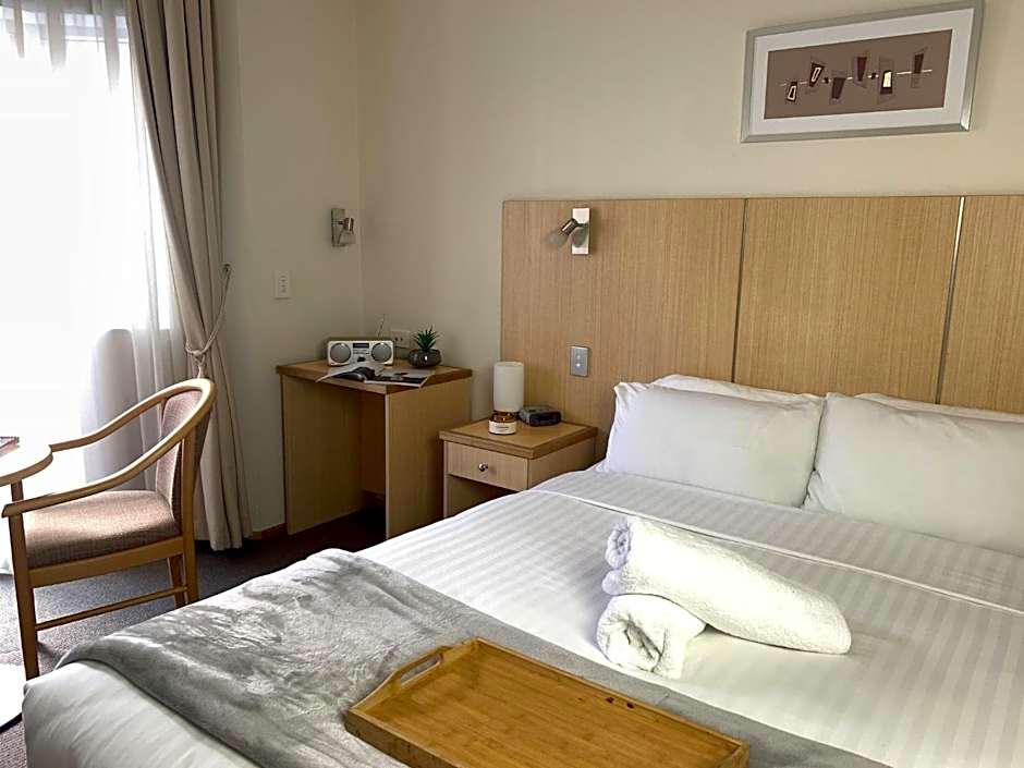 Airport Ascot Motel