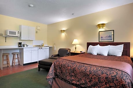Queen Room - Non-Smoking