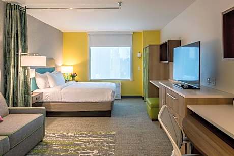 1 Queen Bed Studio Nonsmoking