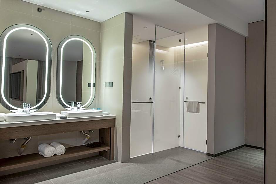 Holiday Inn Express Yinchuan Lanxi Valley Plaza By IHG