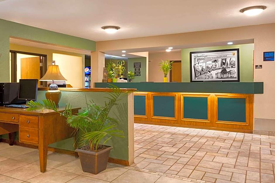 Super 8 by Wyndham Lynchburg VA