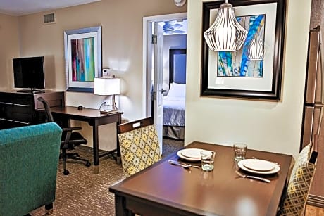 One-Bedroom King Suite - Non-Smoking
