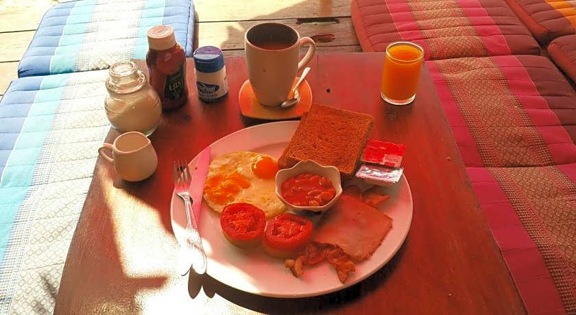 Chill Chill Long Beach Hostel