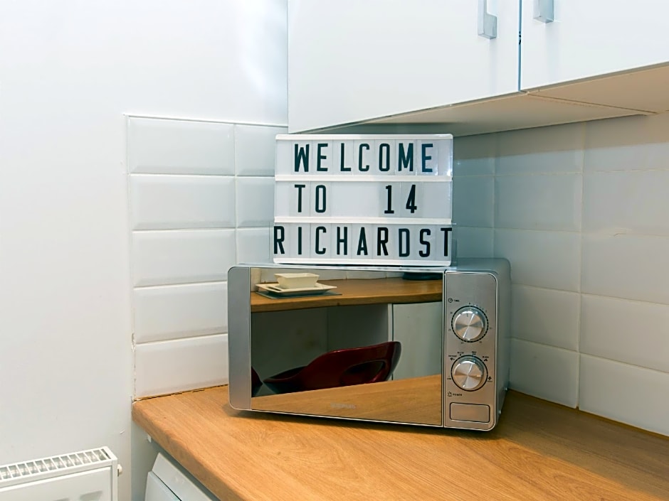 Town House @ Minshull New Road