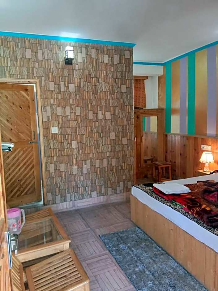 Hotel Hadimba Heights – Manali, PA