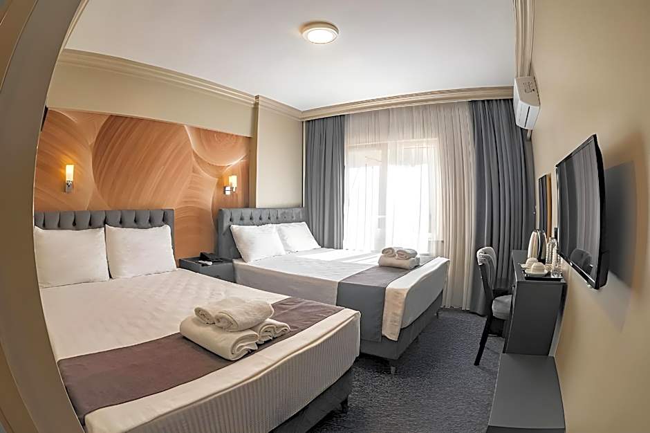 LoyalCity Hotel