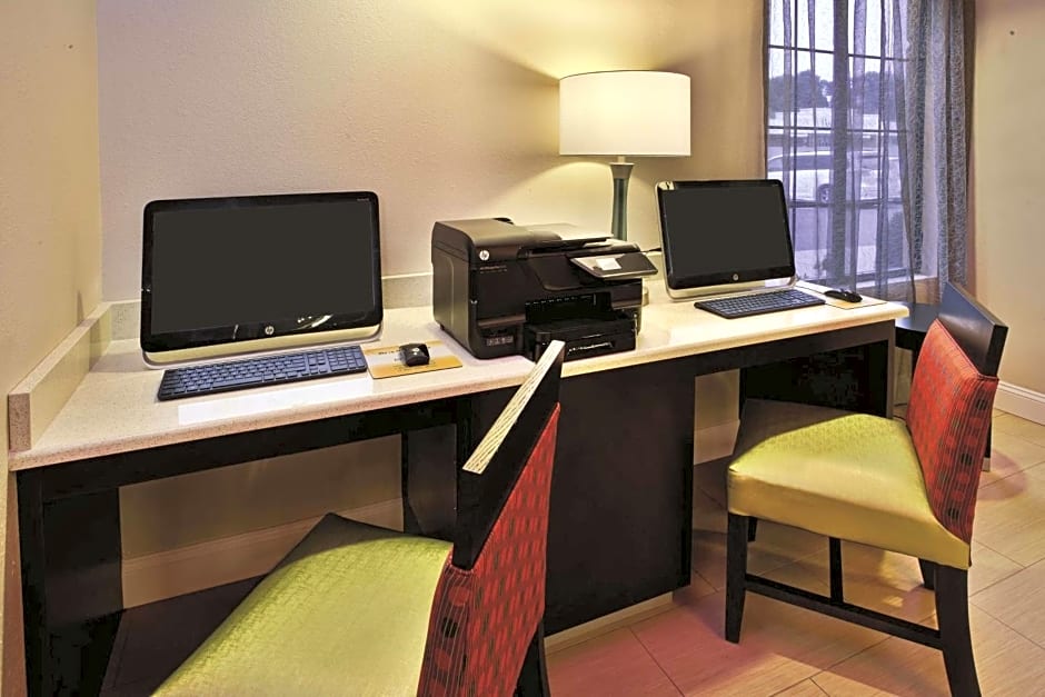 La Quinta Inn & Suites/New River Gorge National Park