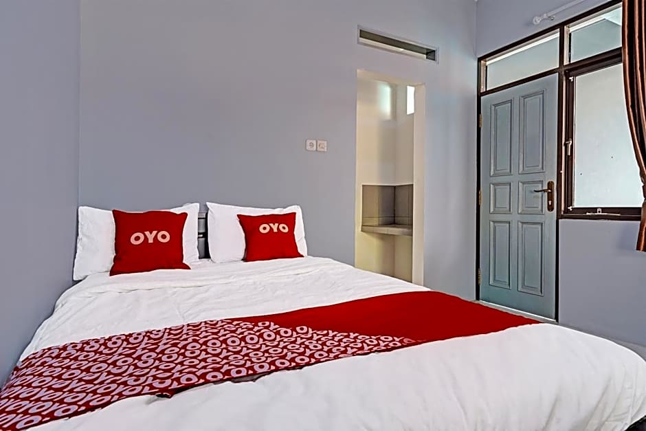 OYO Life 91592 Aaliya Guest House Syariah