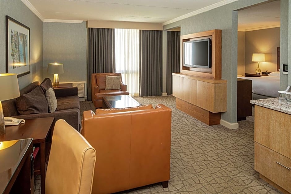 DoubleTree By Hilton Pittsburgh-Green Tree