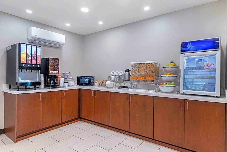 Comfort Inn & Suites
