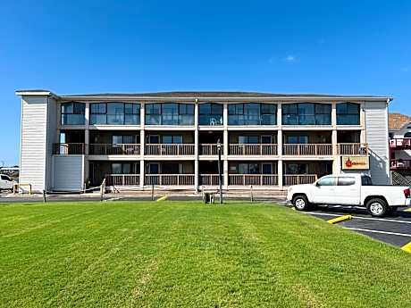 Double Room with Two Double Beds - Non-Smoking Across the street from ocean