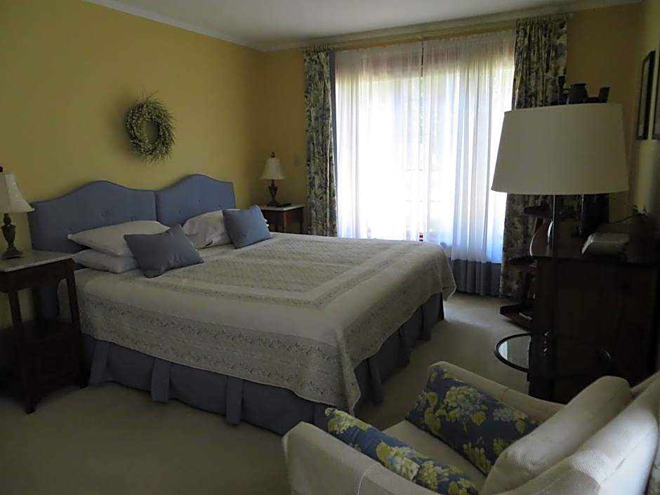 Cedar Gables Bed & Breakfast