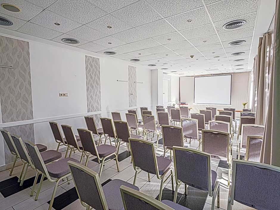 Holiday Beach Budapest Wellness Hotel with Sauna Park