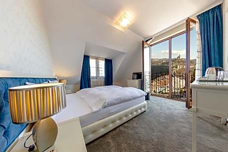 Double or Twin Room with Tsarevets View