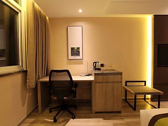 Atour Hotel Nanjing Lukou Airport