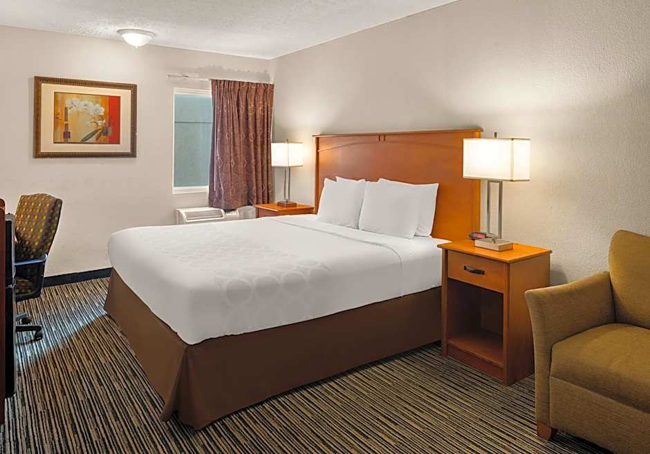 Magnuson Hotel Detroit Airport