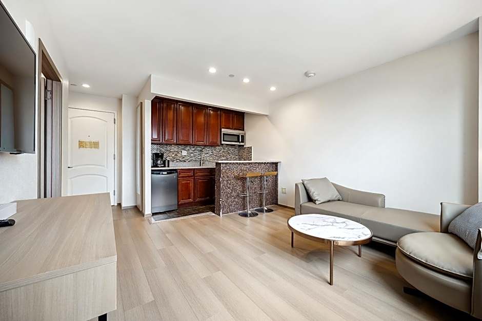 Ramada by Wyndham Flushing Queens