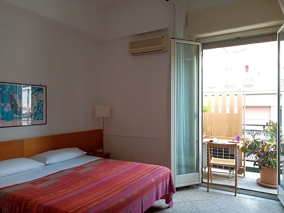 Ariston Petit Hotel