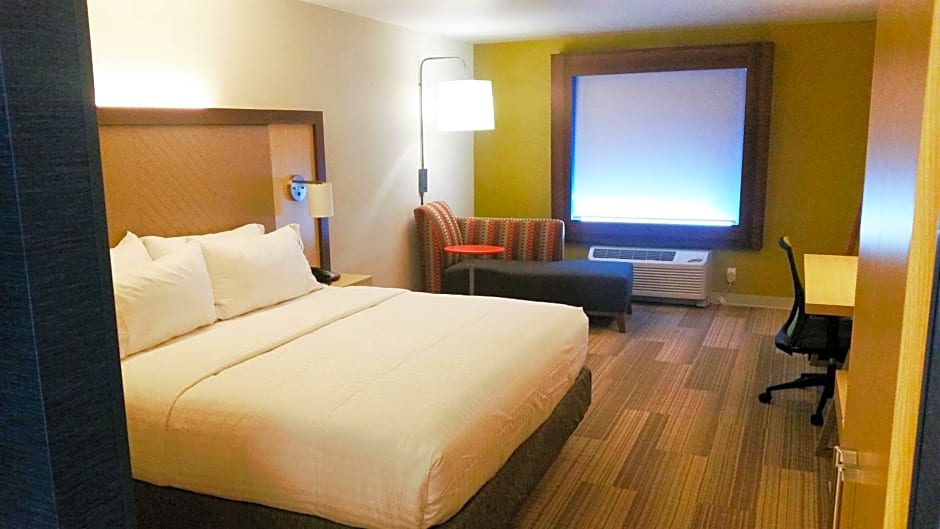 Holiday Inn Express & Suites Pahrump By IHG