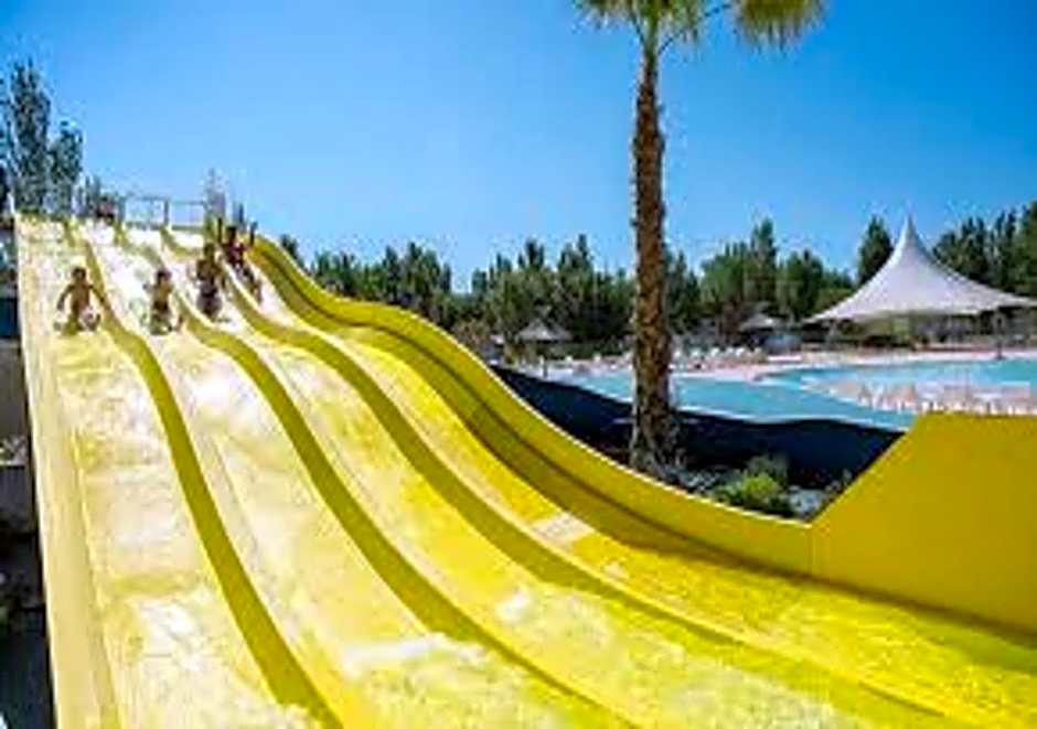 Camping La Carabasse Vias-Plage-T4 Climatisé,Tout confort, Emplacement calme !