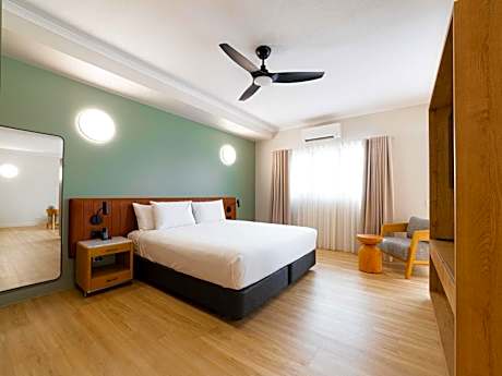 One-Bedroom Executive Suite with Pool View