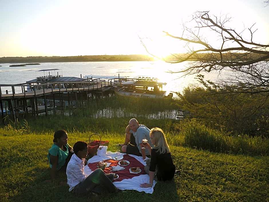 Elephant Lake Hotel