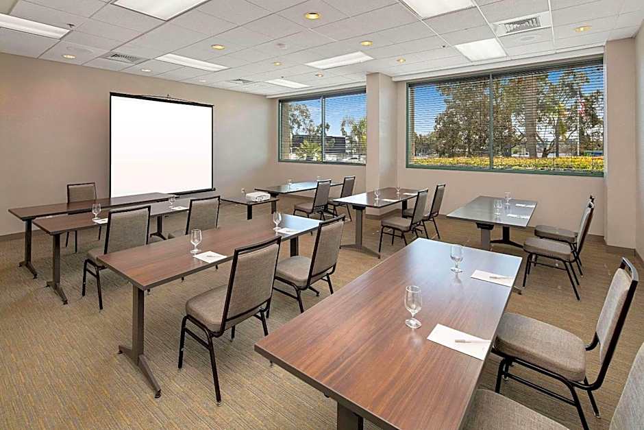 Country Inn & Suites by Radisson, San Diego North, CA