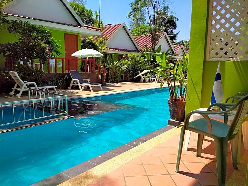 Khaolak C-nior Bungalows