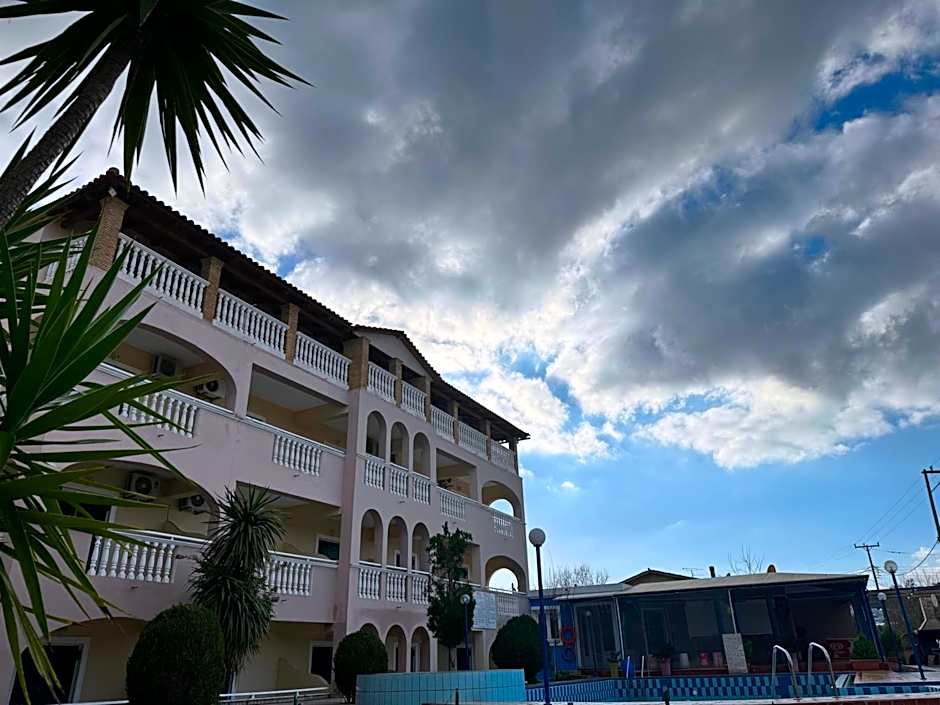 Sandy Maria studio 701