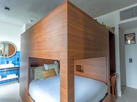 Quadruple Room with Shower