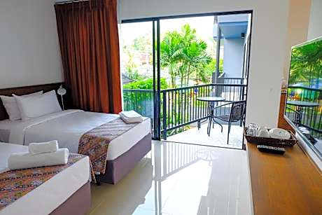 Deluxe Twin Room with Balcony