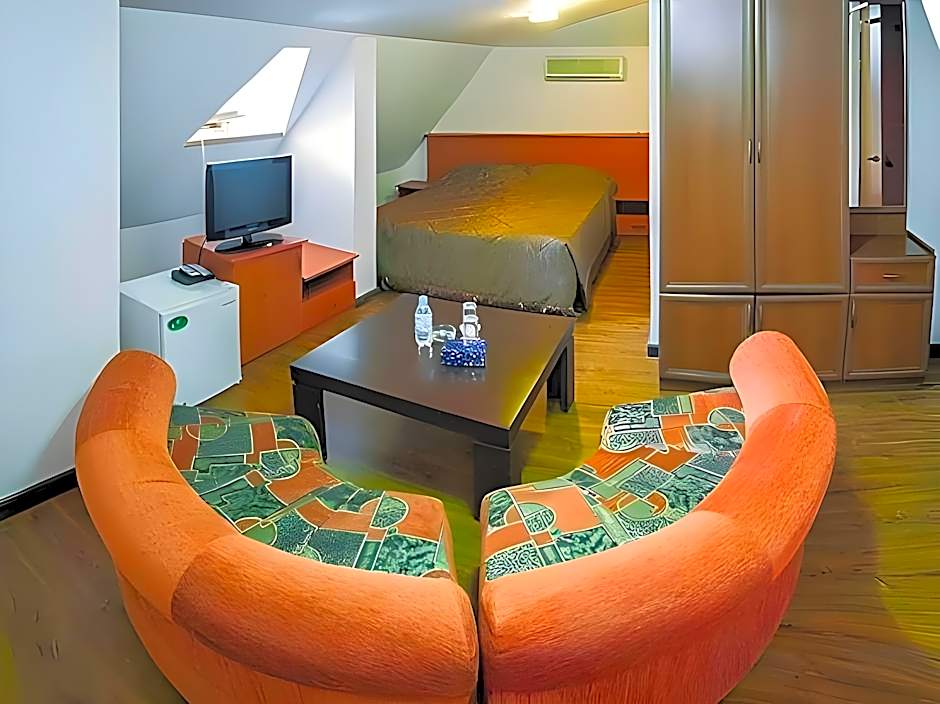 Yerevan Deluxe Hotel