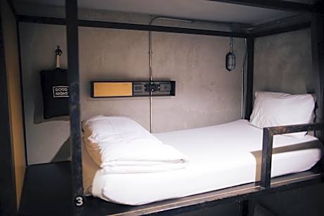 Bunk Bed in 6-Bed Female Dormitory Room