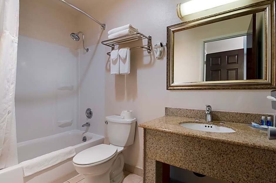 Rodeway Inn & Suites Portland West - Beaverton