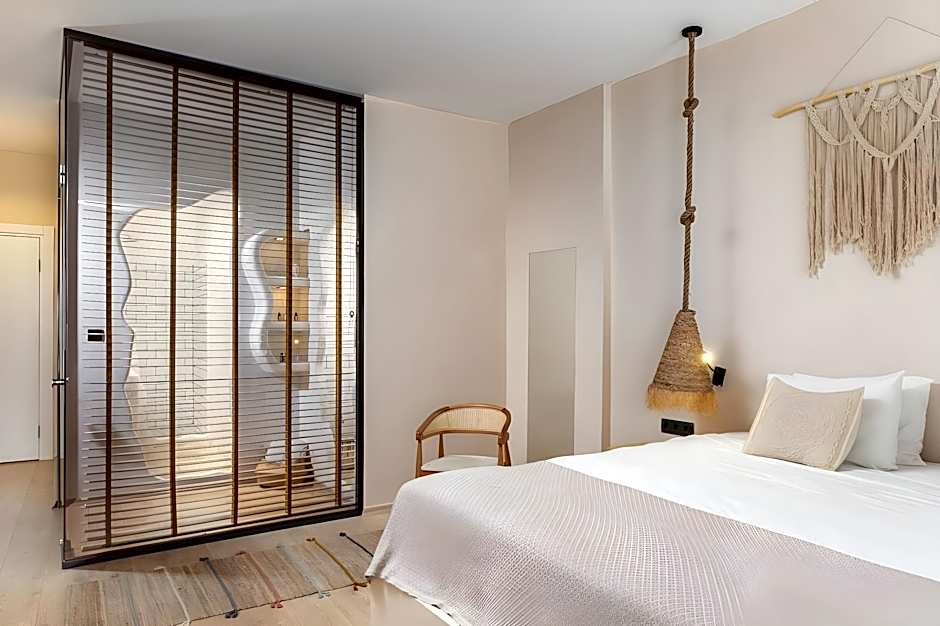 Gran Via Alsancak ( Boutique Hotel )