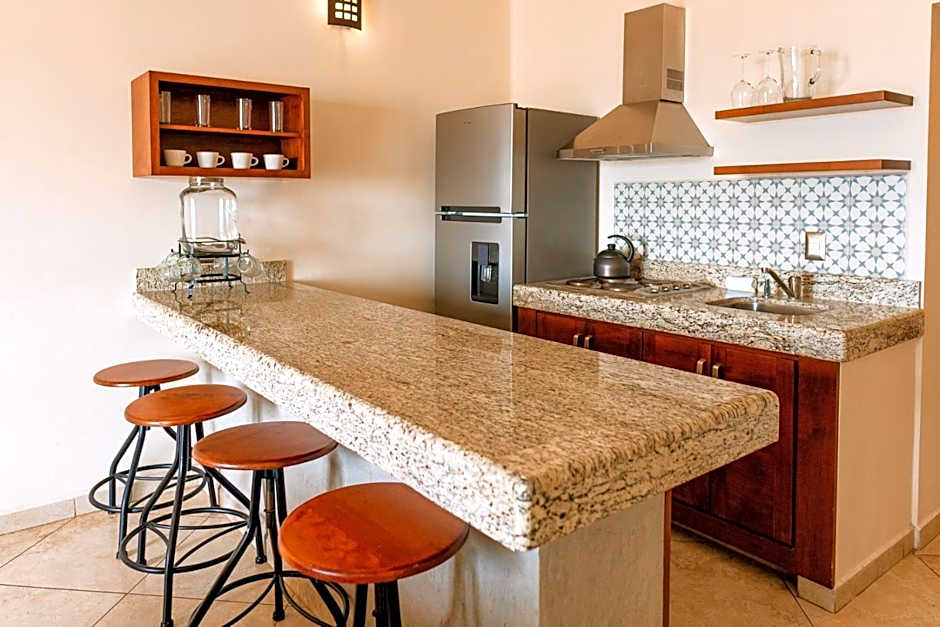 Hotel & Suites El Moro