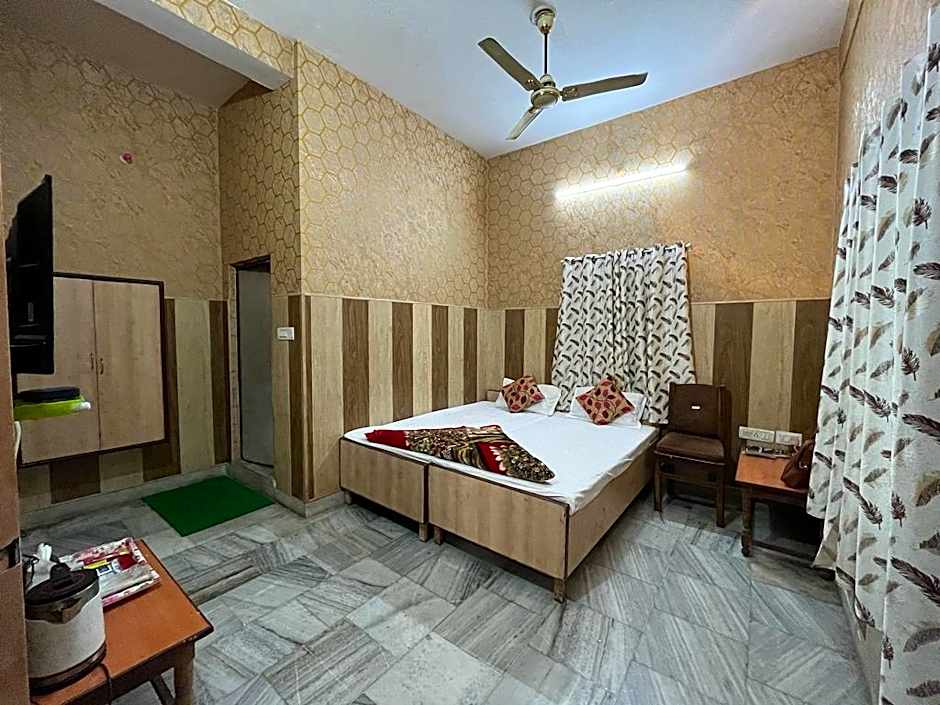 Hotel Basant – Varanasi, VA