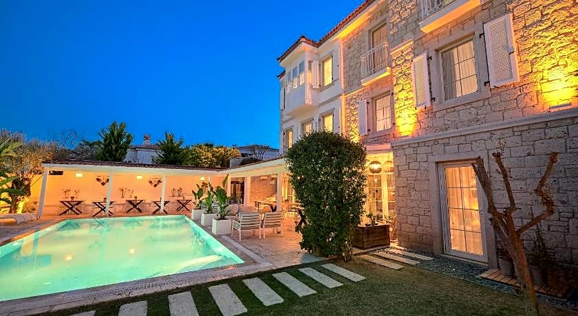 Peremere Alaçati Otel