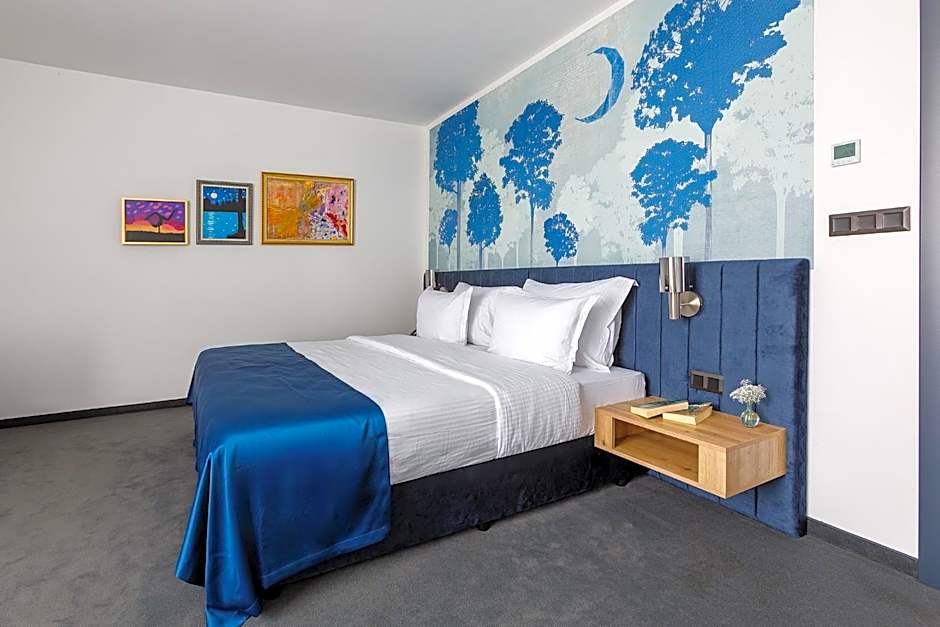 Blue Star Luxury Hotel